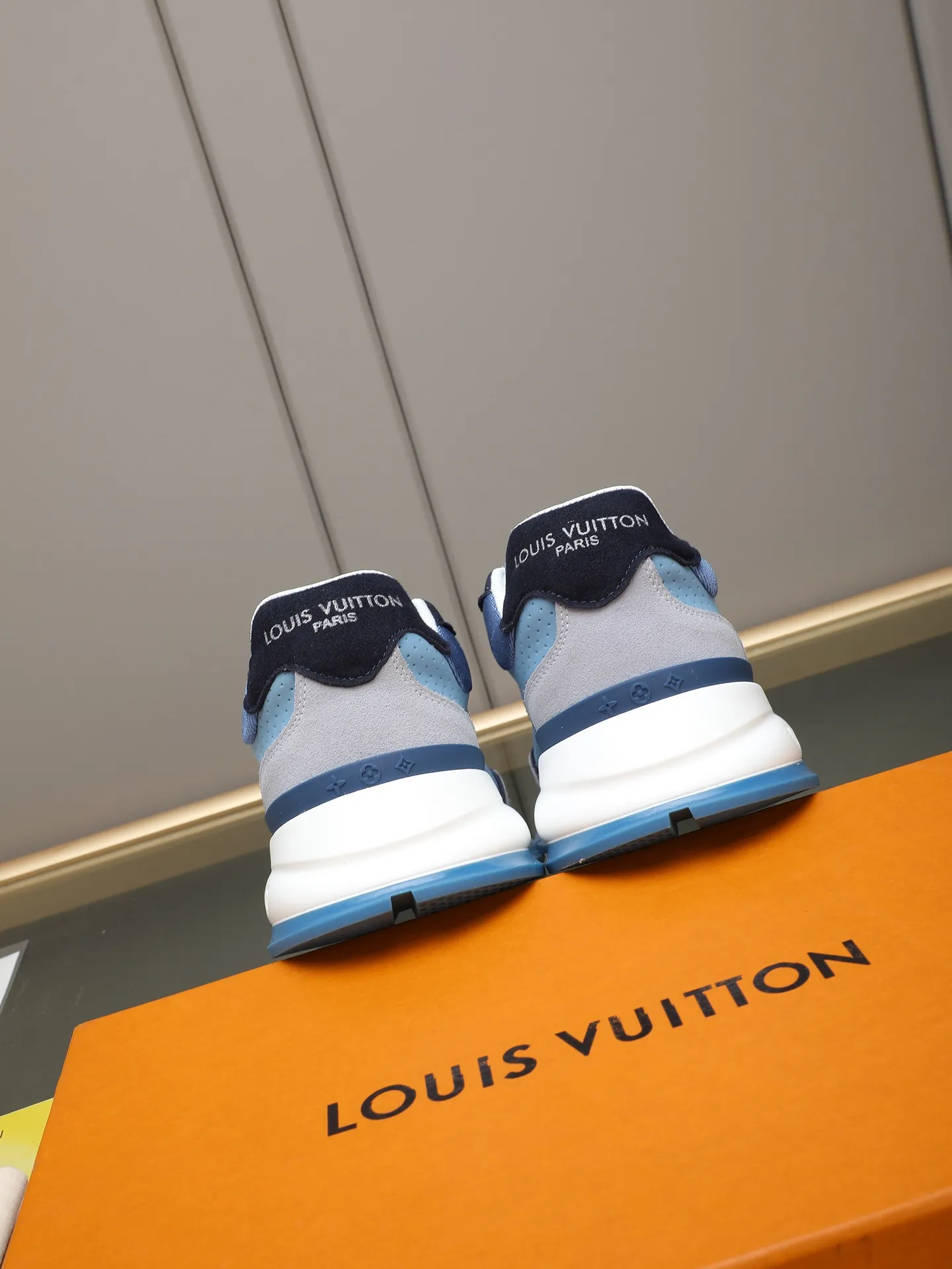 Men's shoes 💰460 Brand: LOUIS VUITTON Louis Vuitton LV Size: 38 39 40 41 42 43 44 (45 customized) Fabric: original cowhide cowhide 🔸Inside of: mesh 🔺Sole: counter foam outsole